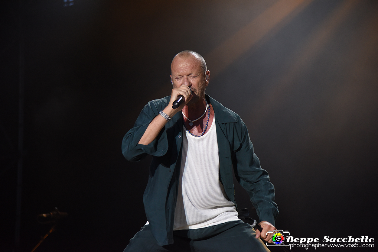 VBS_0757 - Concerto Biagio Antonacci - Palco Centrale Tour 2023.jpg